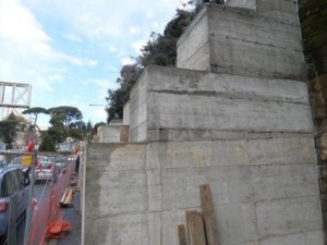 mostruosi muri di cemento a capodimonte_MGTHUMB-INTERNA