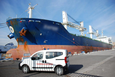 Cargo maltese, porto di napoli